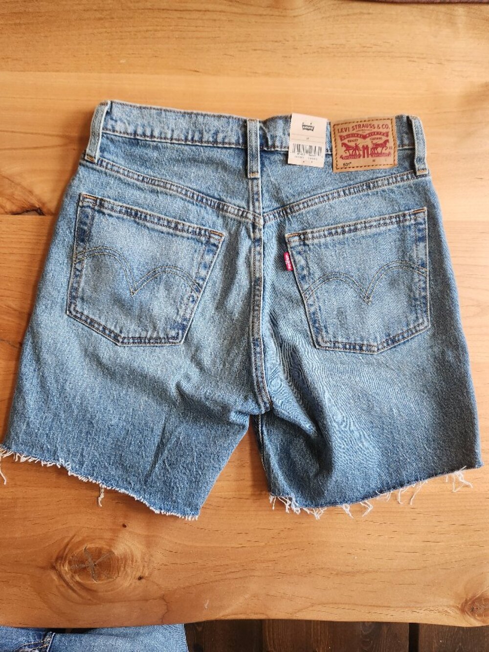 Womens Levi 501 shorts, NWT